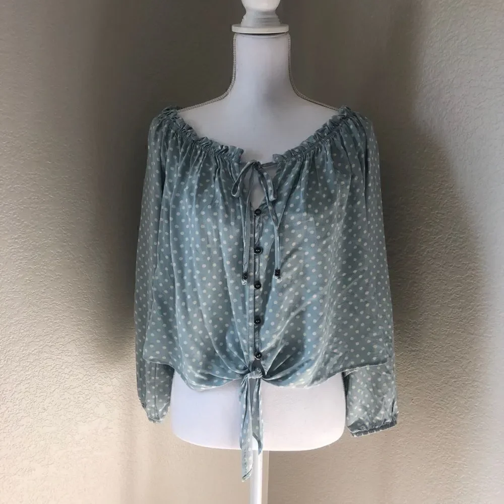 ⭐️3 For $10⭐️ Off shoulder polka dot blouse